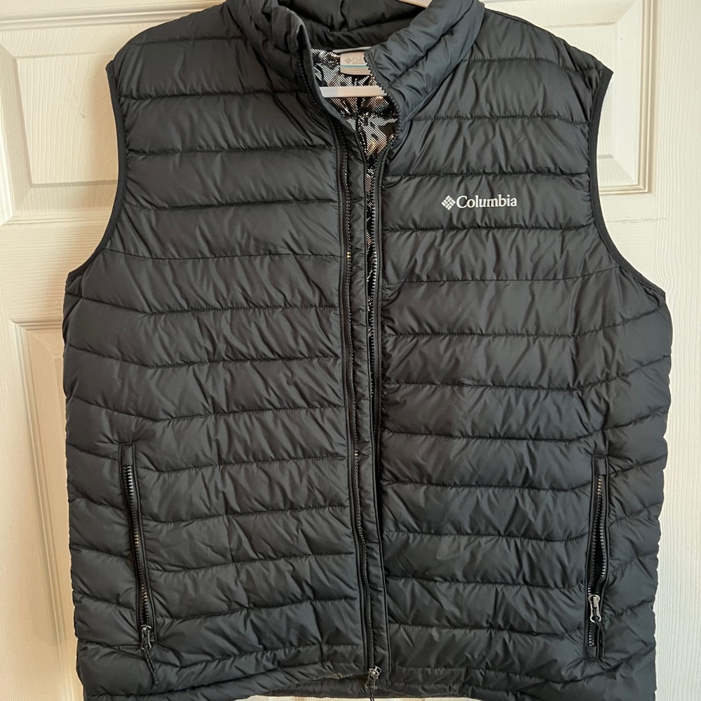 Columbia Black puffer vest